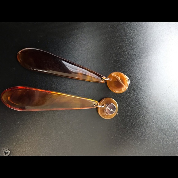 New Trendy Acrylic Long Drop Earring - Picture 7 of 7